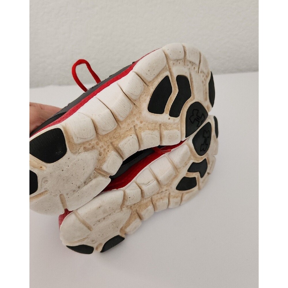 UNDER ARMOUR Micro G Engage BL Boys Running Shoe Red Gray Black Low Sneaker 3.5 - Picture 7 of 7